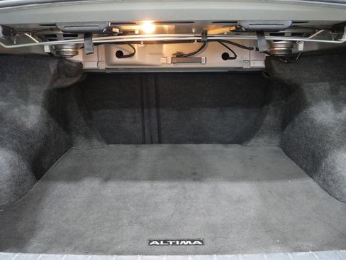 Used 2024 Nissan Altima 2.5 SV image 24