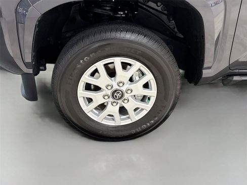 Used 2024 Toyota Tacoma SR5 RWD image 28