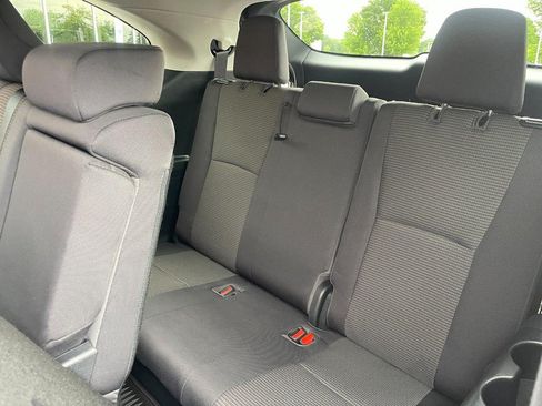 Used 2021 Toyota Highlander LE AWD/4WD image 15