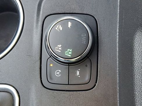 Used 2023 Chevrolet Traverse RS image 32