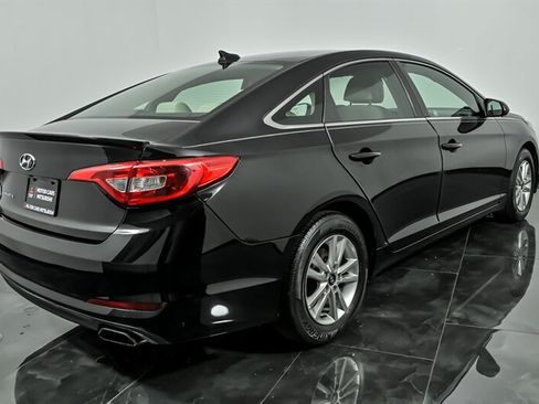 Used 2017 Hyundai Sonata SE w/ Cargo Package FWD image 9