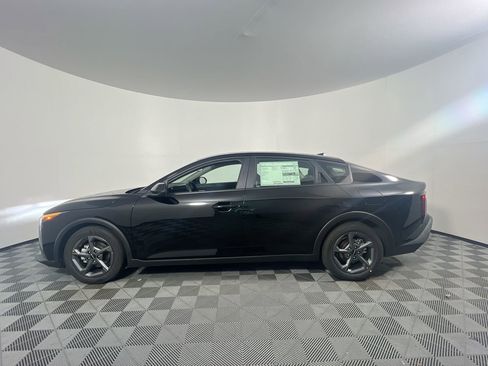 New 2025 Kia K4 LXS image 8