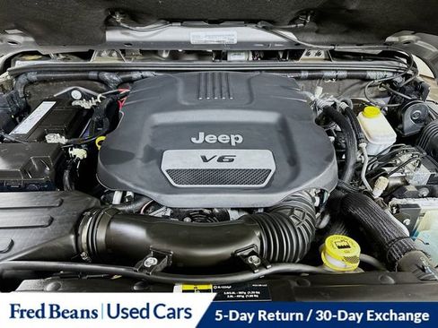 Used 2018 Jeep Wrangler Unlimited Rubicon w/ Cold Weather Group AWD/4WD image 29