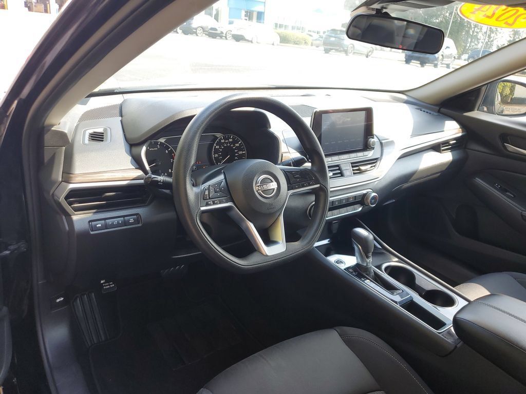 Used 2024 Nissan Altima 2.5 SV FWD image 20