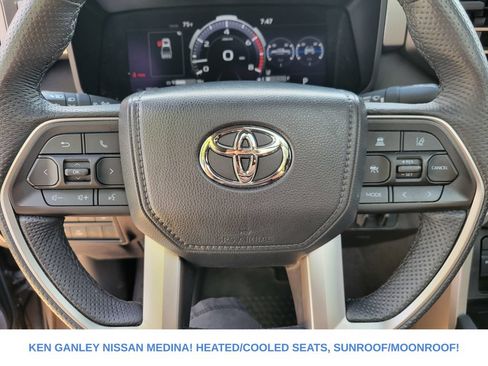 Used 2025 Toyota Tundra Limited AWD/4WD image 32