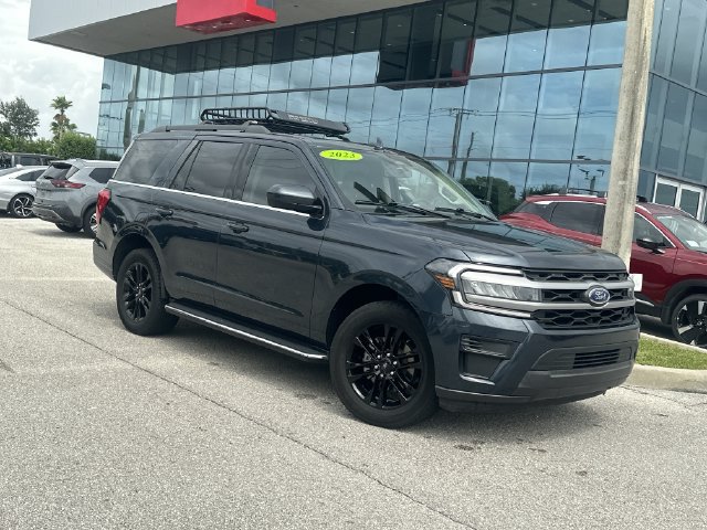Used 2023 Ford Expedition XLT RWD image 2