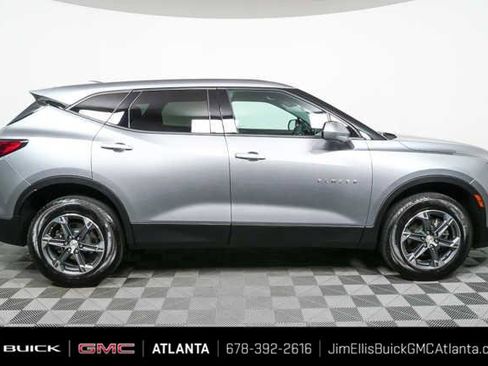 Certified 2025 Chevrolet Blazer LT FWD image 2