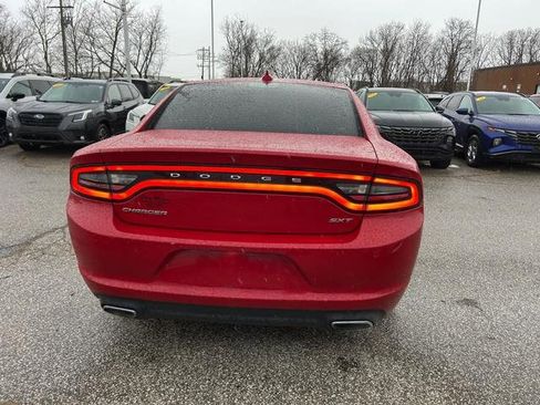 Used 2015 Dodge Charger SXT image 4