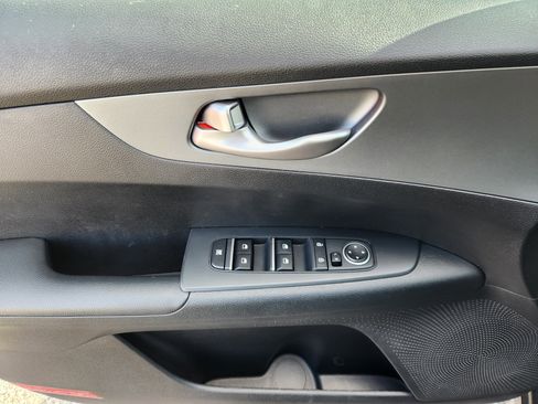 Used 2020 Kia Forte LXS image 16