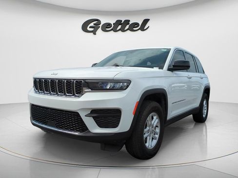 Used 2025 Jeep Grand Cherokee Laredo w/ Trailer Tow Package RWD image 1