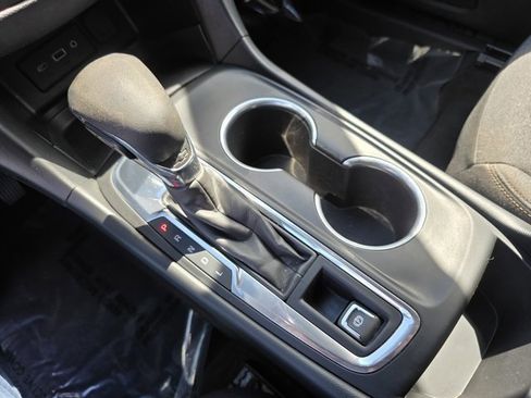 Used 2022 Chevrolet Equinox LT image 25