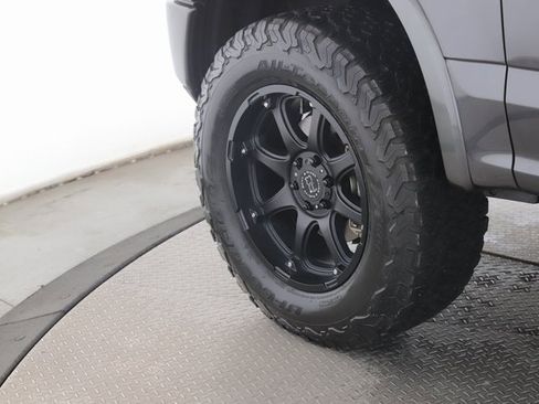 Used 2019 Ford F150 Platinum image 13