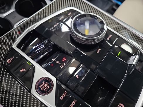 New 2026 BMW X7 M60i image 25