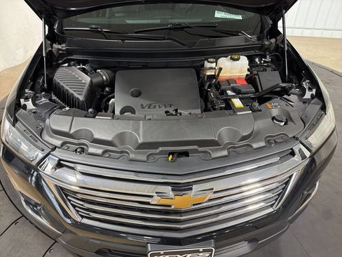 Used 2023 Chevrolet Traverse LT w/ LPO, Floor Liner Package AWD/4WD image 45