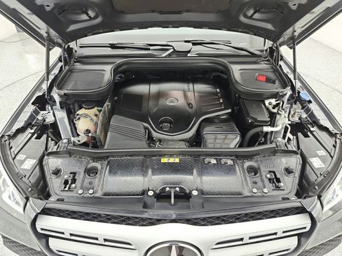 Used 2021 Mercedes-Benz GLS 450 4MATIC image 16