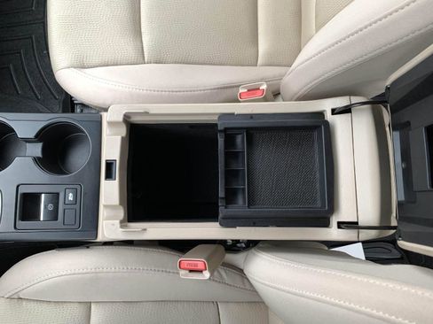 Used 2017 Subaru Legacy 2.5i Premium image 28