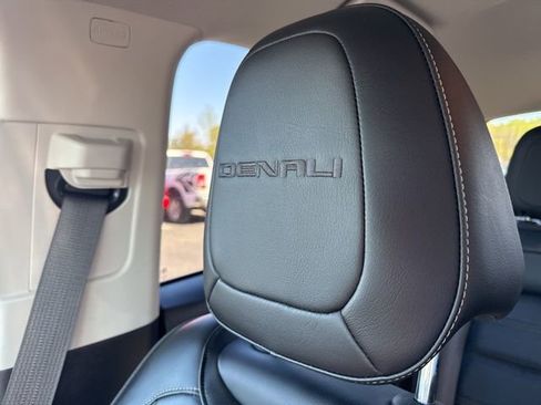 Used 2018 GMC Canyon Denali image 39