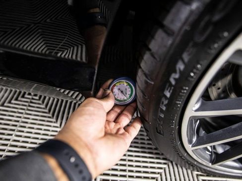 Used 2015 Mercedes-Benz SL 63 AMG w/ Driver Assistance Package image 37