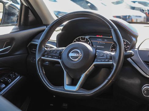 Used 2023 Nissan Altima 2.5 SR image 15