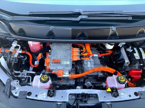 Used 2023 Chevrolet Bolt LT w/ Infotainment Package FWD image 19