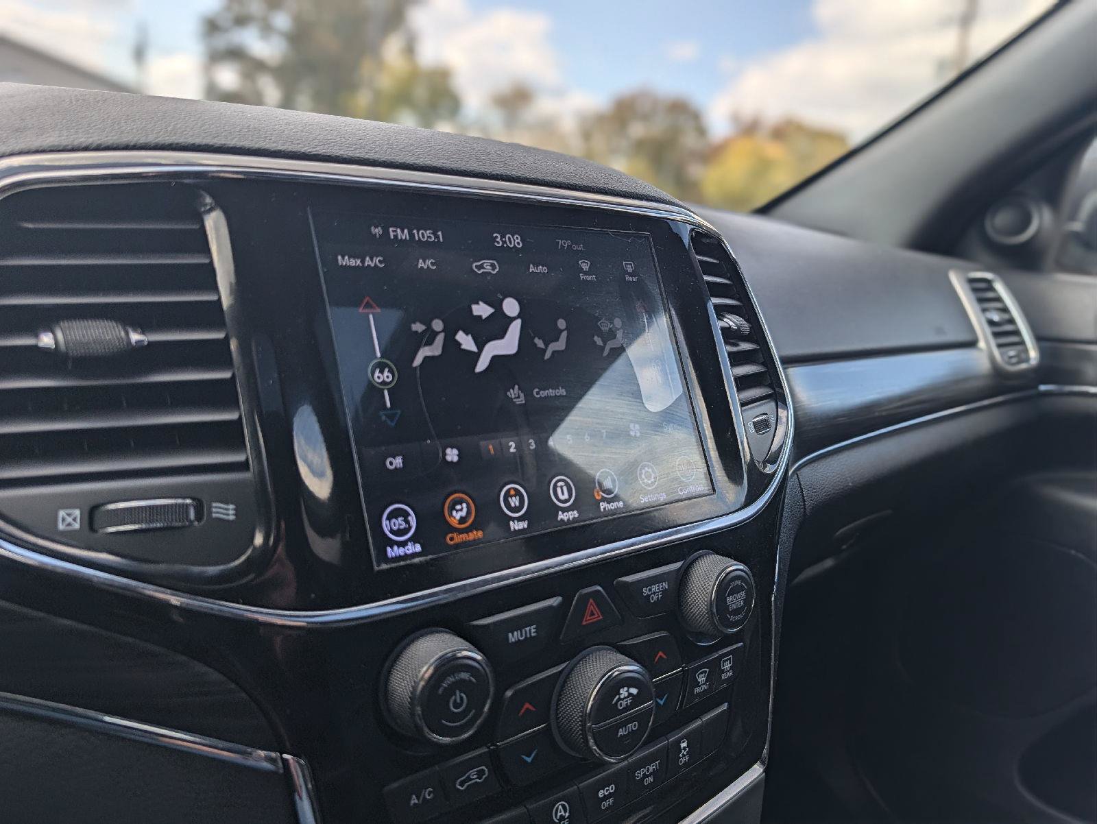Used 2020 Jeep Grand Cherokee Limited AWD/4WD image 26