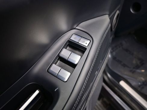 Used 2025 Lincoln Navigator Reserve image 12