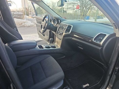 Used 2012 Jeep Grand Cherokee Laredo w/ Laredo E Group image 14