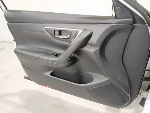 Used 2017 Nissan Altima 2.5 SL w/ Moonroof Package FWD image 30