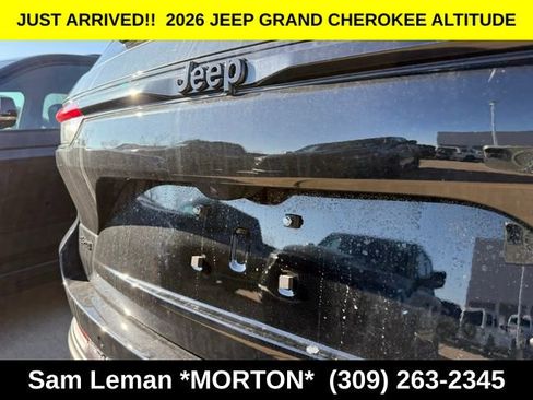 New 2026 Jeep Grand Cherokee Altitude image 9