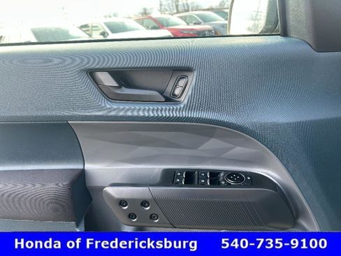 Used 2023 Ford Maverick XL image 25