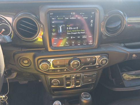 Used 2023 Jeep Wrangler Sport image 6