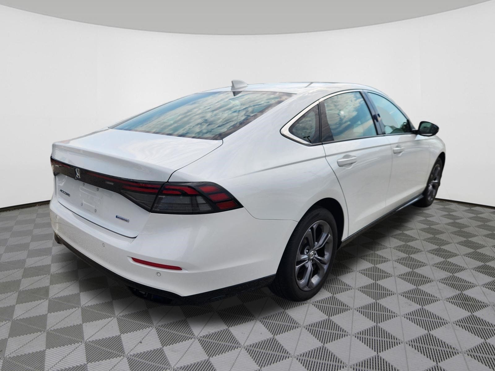 Certified 2024 Honda Accord EX-L image 4