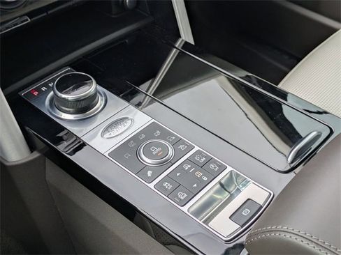 Used 2017 Land Rover Discovery HSE Luxury image 9