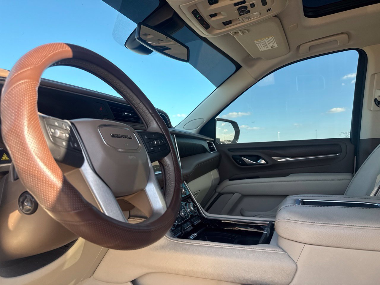 Used 2021 GMC Yukon Denali w/ LPO, Illumination Package AWD/4WD image 50