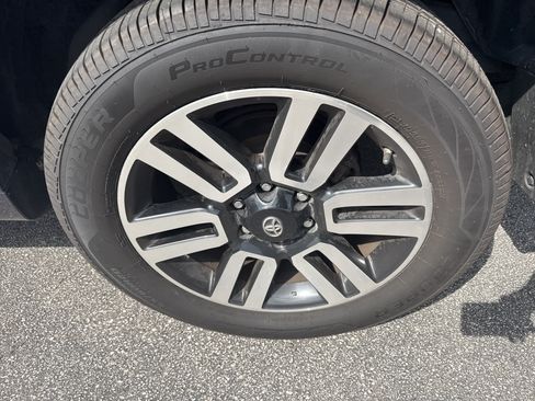 Used 2018 Toyota 4Runner Limited AWD/4WD image 11