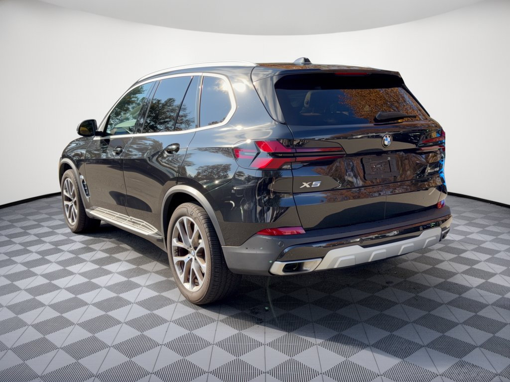 Used 2024 BMW X5 xDrive40i AWD/4WD image 3