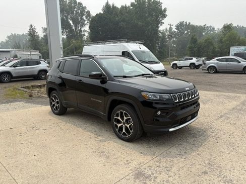 New 2026 Jeep Compass Limited AWD/4WD image 3