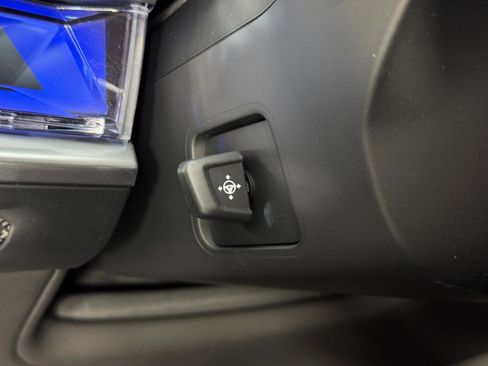 Used 2023 BMW i7 xDrive60 image 15