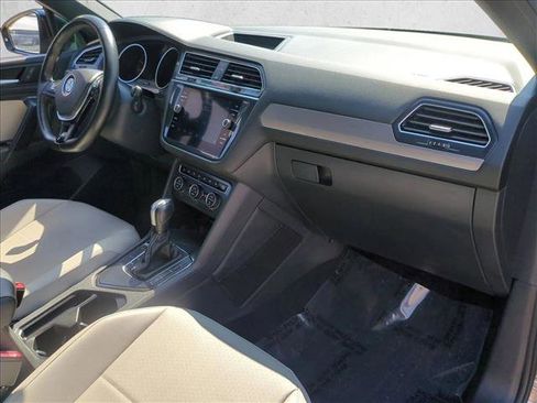 Used 2021 Volkswagen Tiguan SE R-Line image 22
