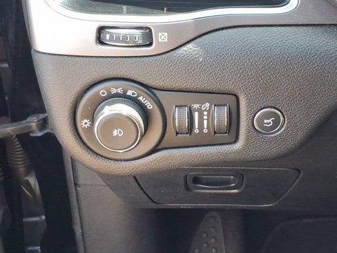 Used 2020 Jeep Cherokee Limited AWD/4WD image 21