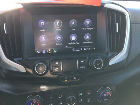 Used 2024 GMC Terrain SLE w/ Driver Convenience Package image 21