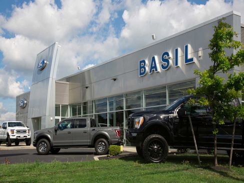 Used 2018 Ford F150 XLT w/ Equipment Group 302A Luxury image 7