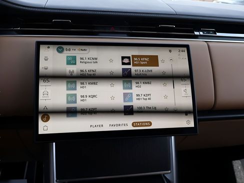 Used 2025 Land Rover Range Rover Long Wheelbase SE image 21