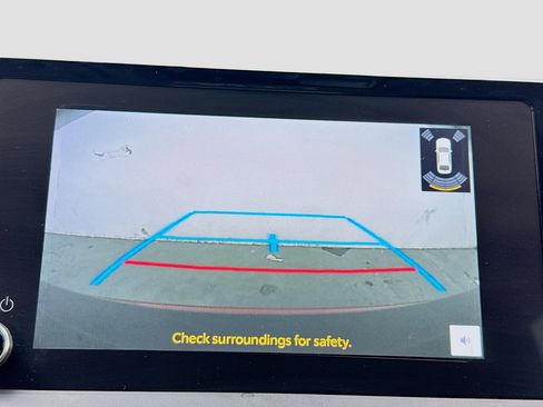 Used 2024 Toyota Prius LE image 10