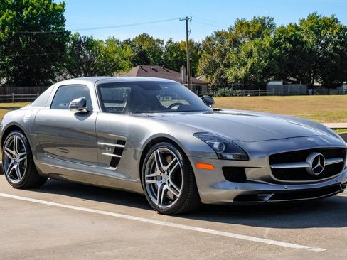 Used 2011 Mercedes-Benz SLS AMG Coupe image 11
