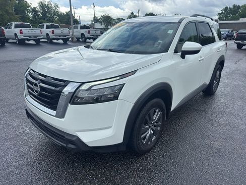 Used 2024 Nissan Pathfinder SV FWD image 5