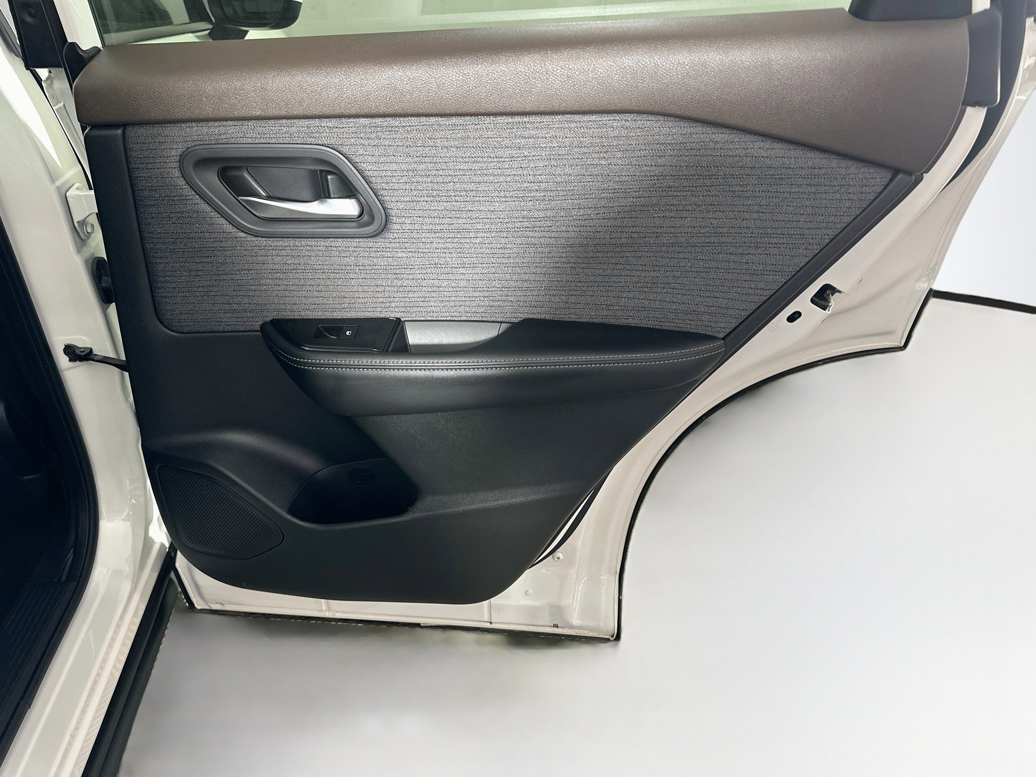 Used 2023 Nissan Rogue SV FWD image 29