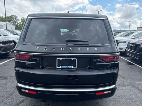 Used 2024 Jeep Wagoneer 4WD image 5
