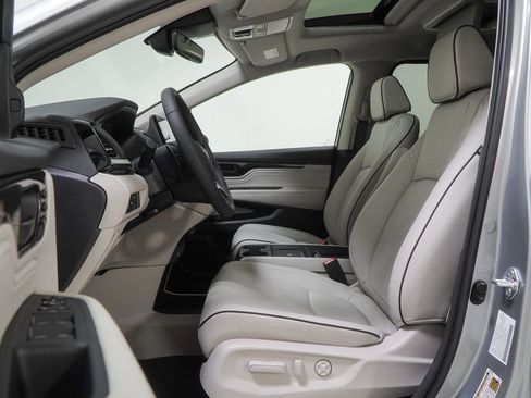 New 2026 Honda Odyssey Touring image 24
