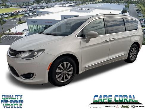 Used 2020 Chrysler Pacifica Touring-L Plus image 1